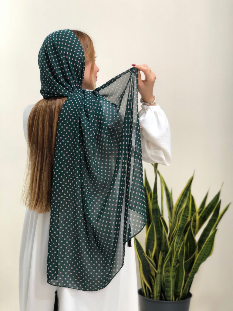 فروشگاه شال و روسری پینیکا