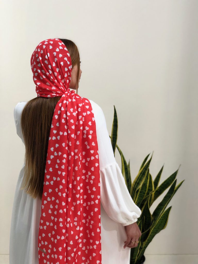فروشگاه شال و روسری پینیکا
