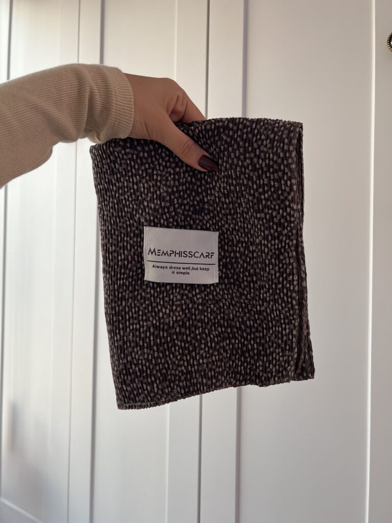 فروشگاه شال و روسری پینیکا