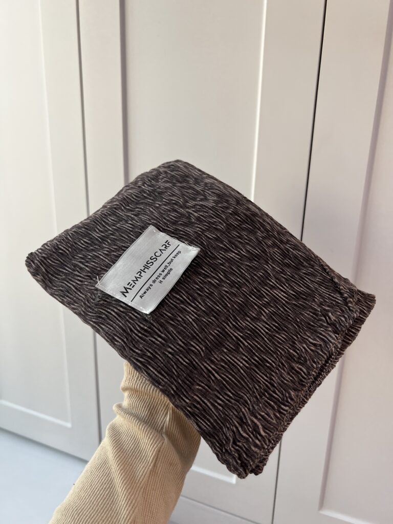 فروشگاه شال و روسری پینیکا