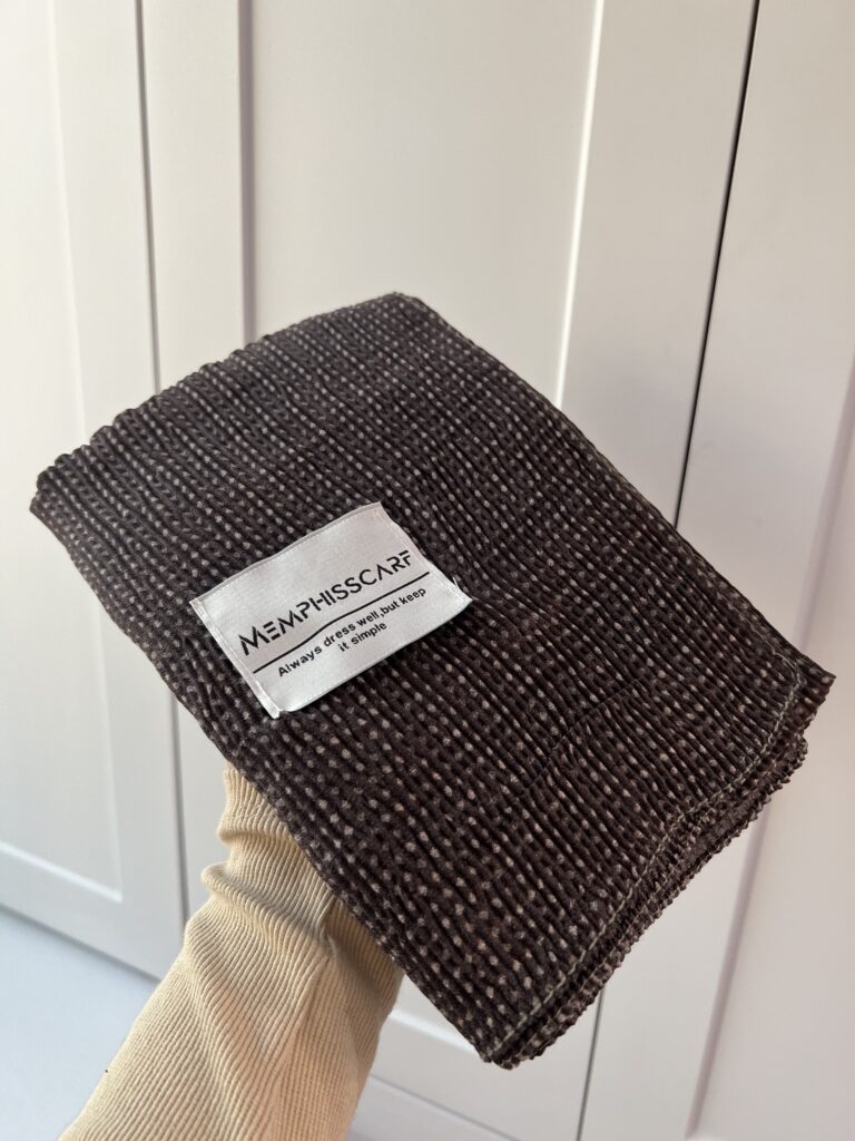 فروشگاه شال و روسری پینیکا