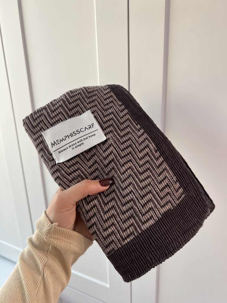 فروشگاه شال و روسری پینیکا