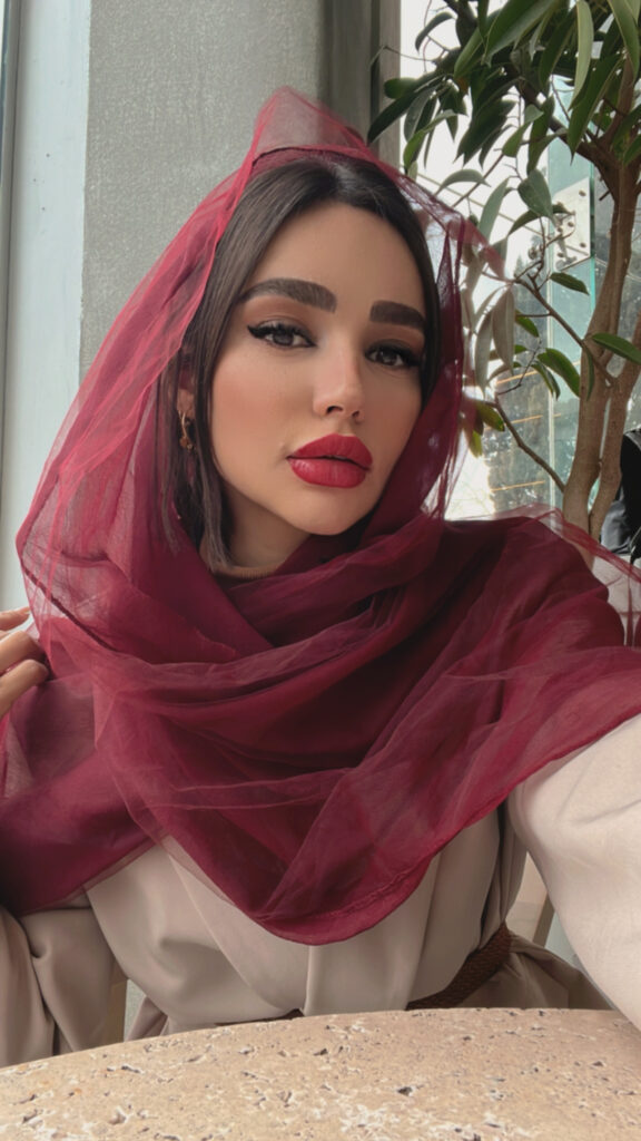 فروشگاه شال و روسری پینیکا