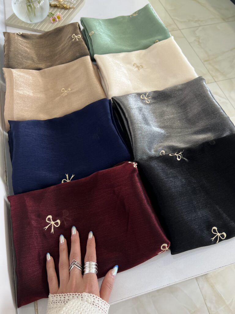 فروشگاه شال و روسری پینیکا