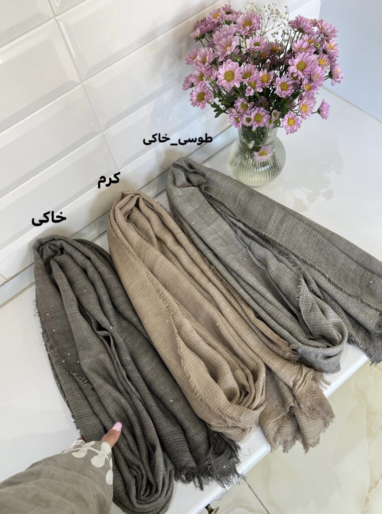 فروشگاه شال و روسری پینیکا