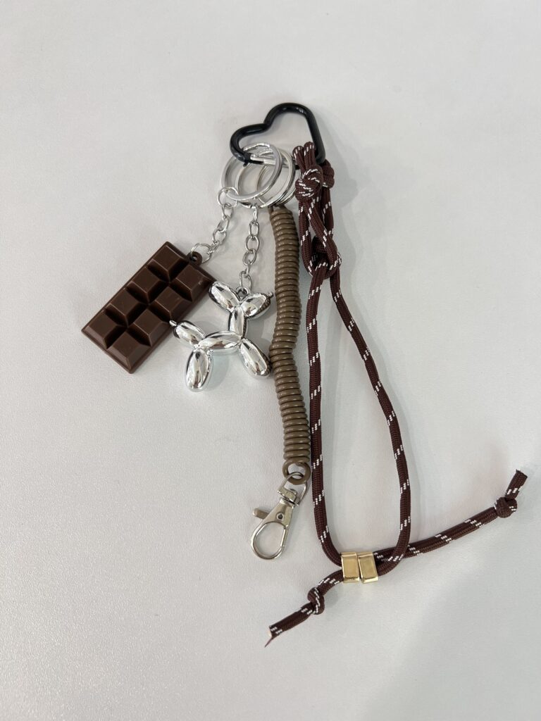 فروشگاه شال و روسری پینیکا
