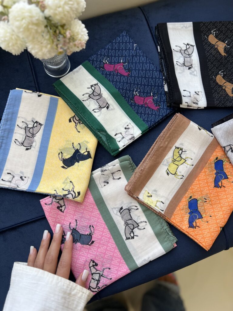 فروشگاه شال و روسری پینیکا