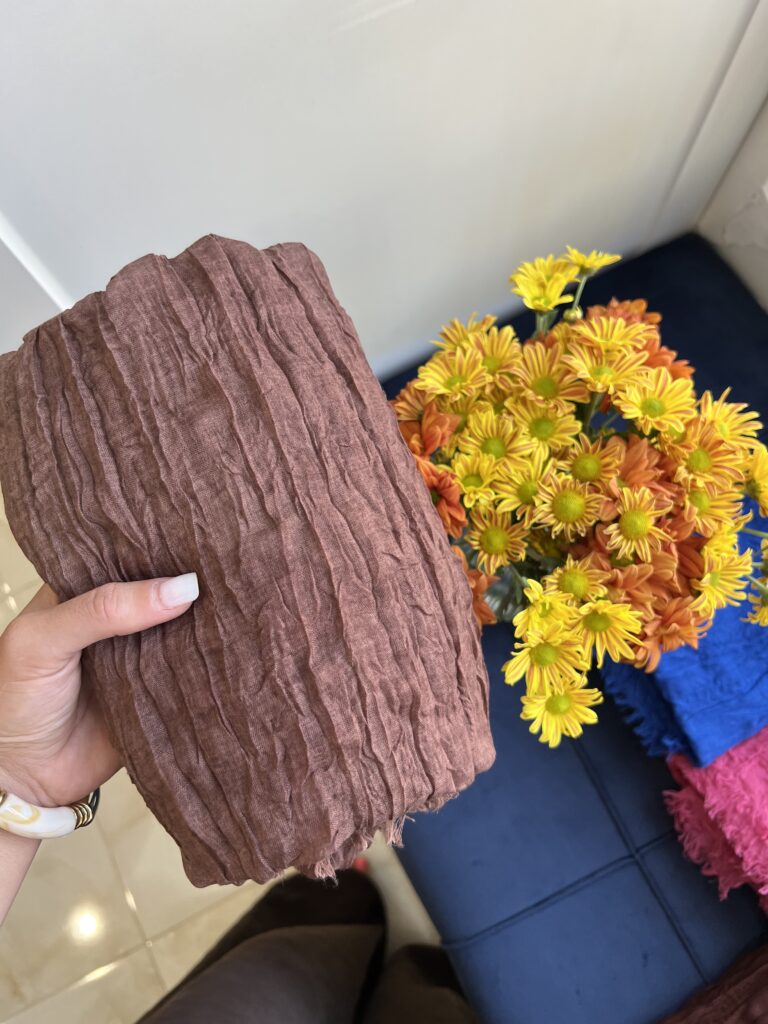 فروشگاه شال و روسری پینیکا