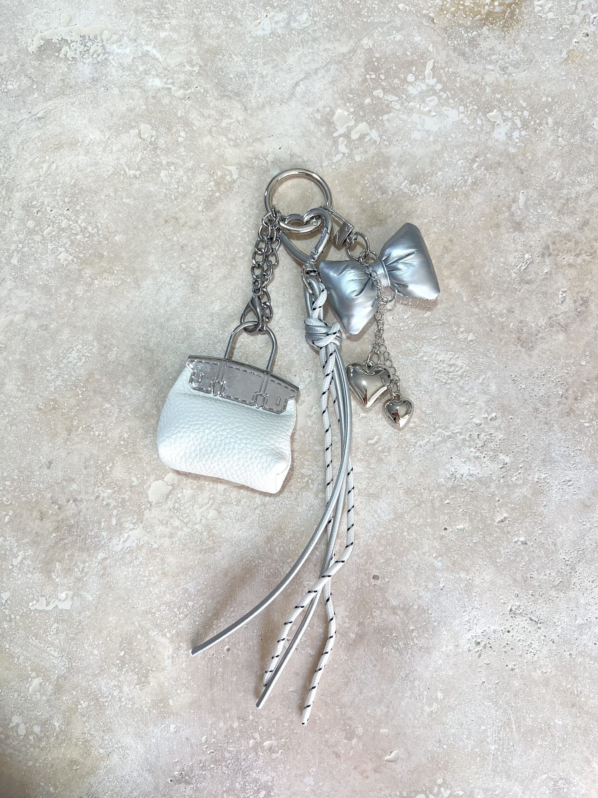 4B6091F4-8334-4F09-B84C-4355649F426B