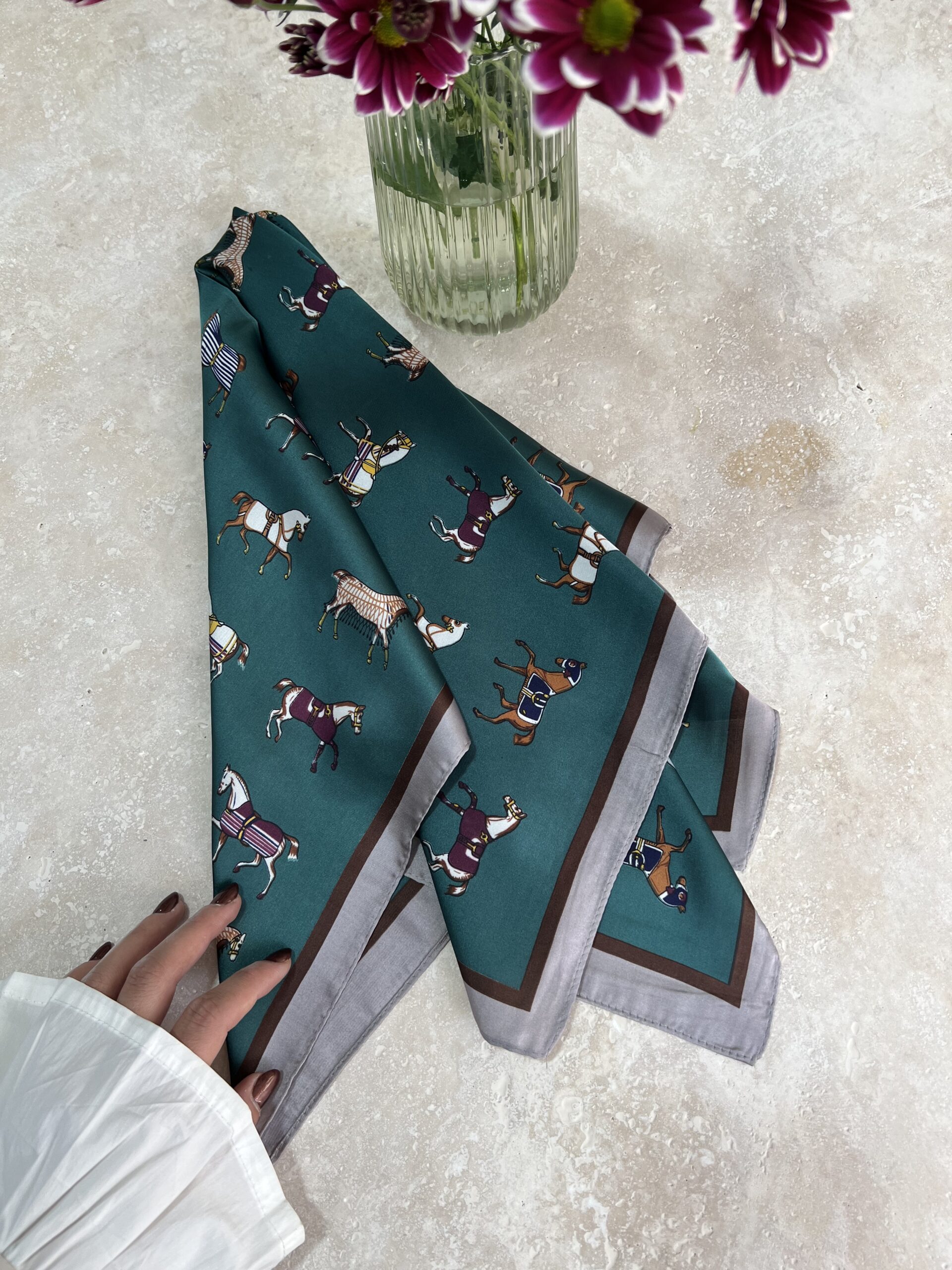 98F65193-5A48-48A6-8899-A9A09D39E2A5