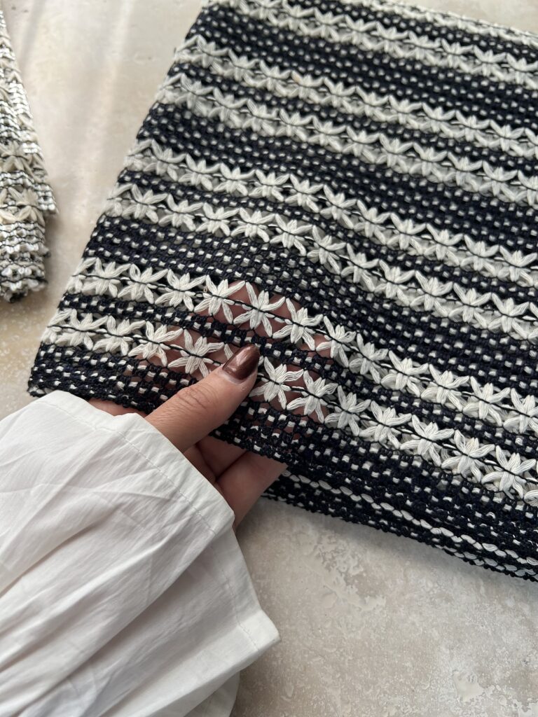 فروشگاه شال و روسری پینیکا