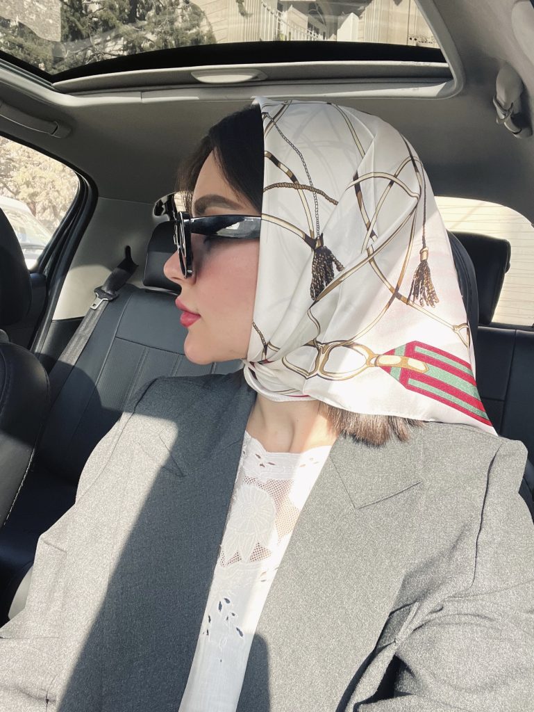 فروشگاه شال و روسری پینیکا