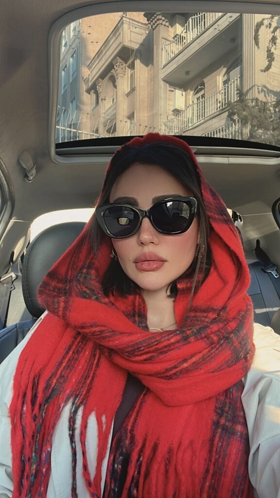 فروشگاه شال و روسری پینیکا