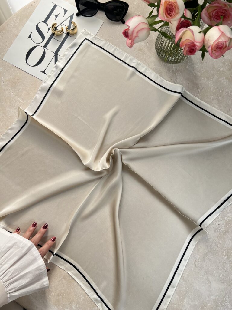 فروشگاه شال و روسری پینیکا