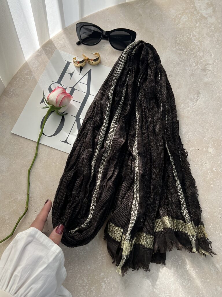 فروشگاه شال و روسری پینیکا