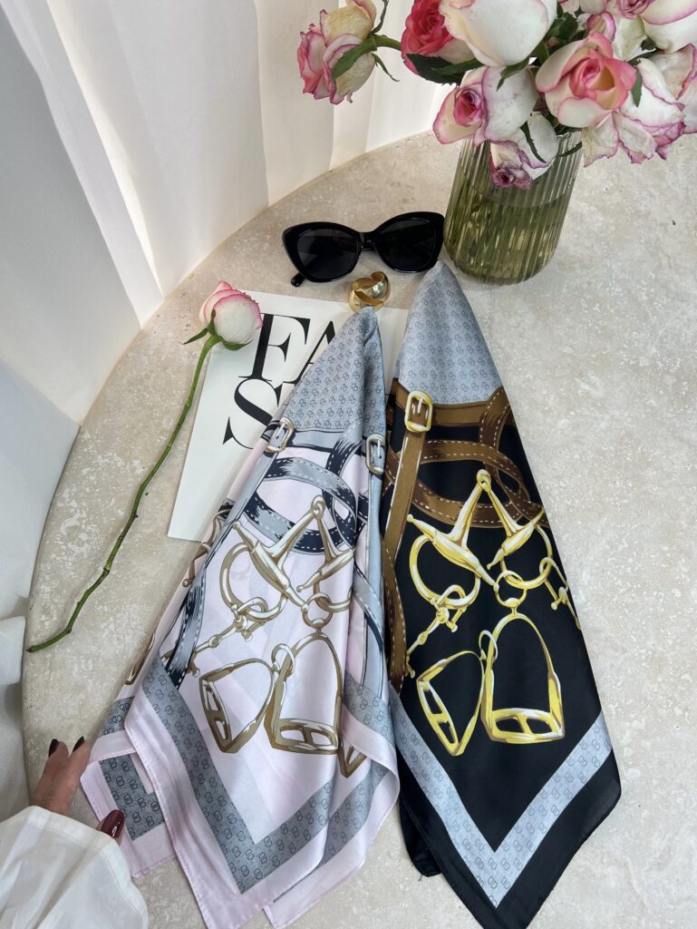 فروشگاه شال و روسری پینیکا