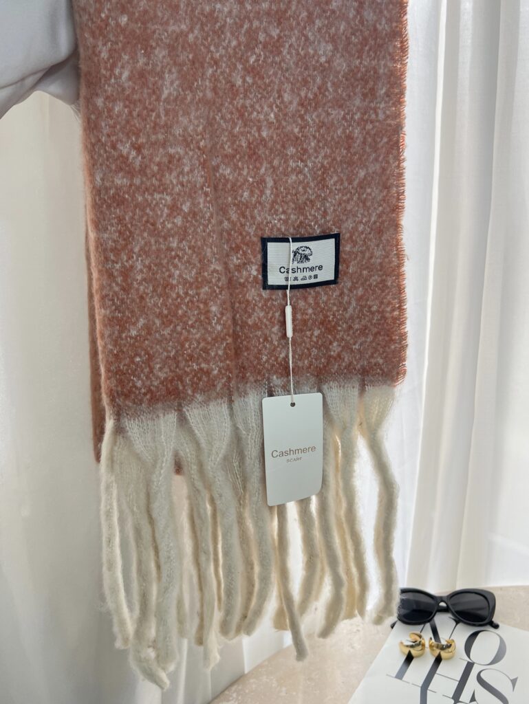 فروشگاه شال و روسری پینیکا
