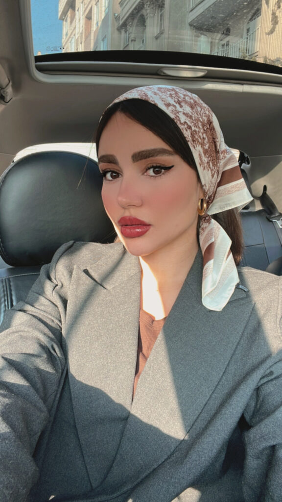 فروشگاه شال و روسری پینیکا
