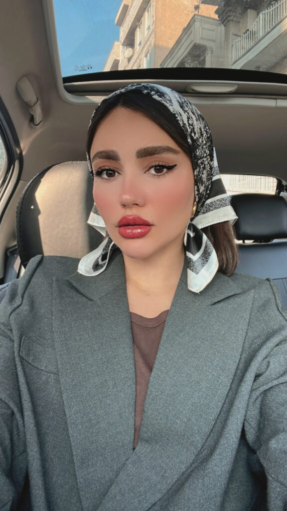 فروشگاه شال و روسری پینیکا
