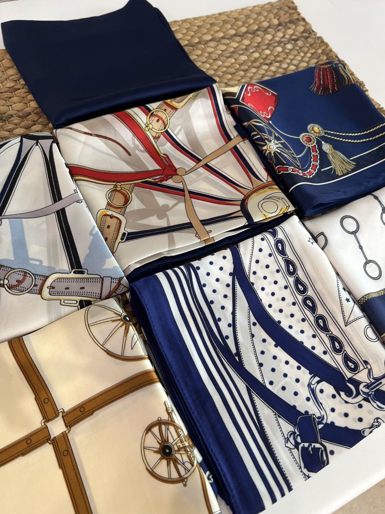 فروشگاه شال و روسری پینیکا