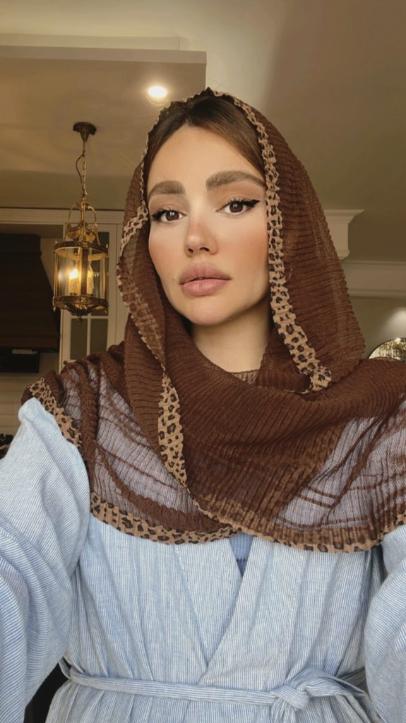 فروشگاه شال و روسری پینیکا