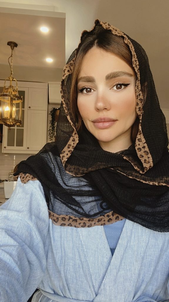 فروشگاه شال و روسری پینیکا